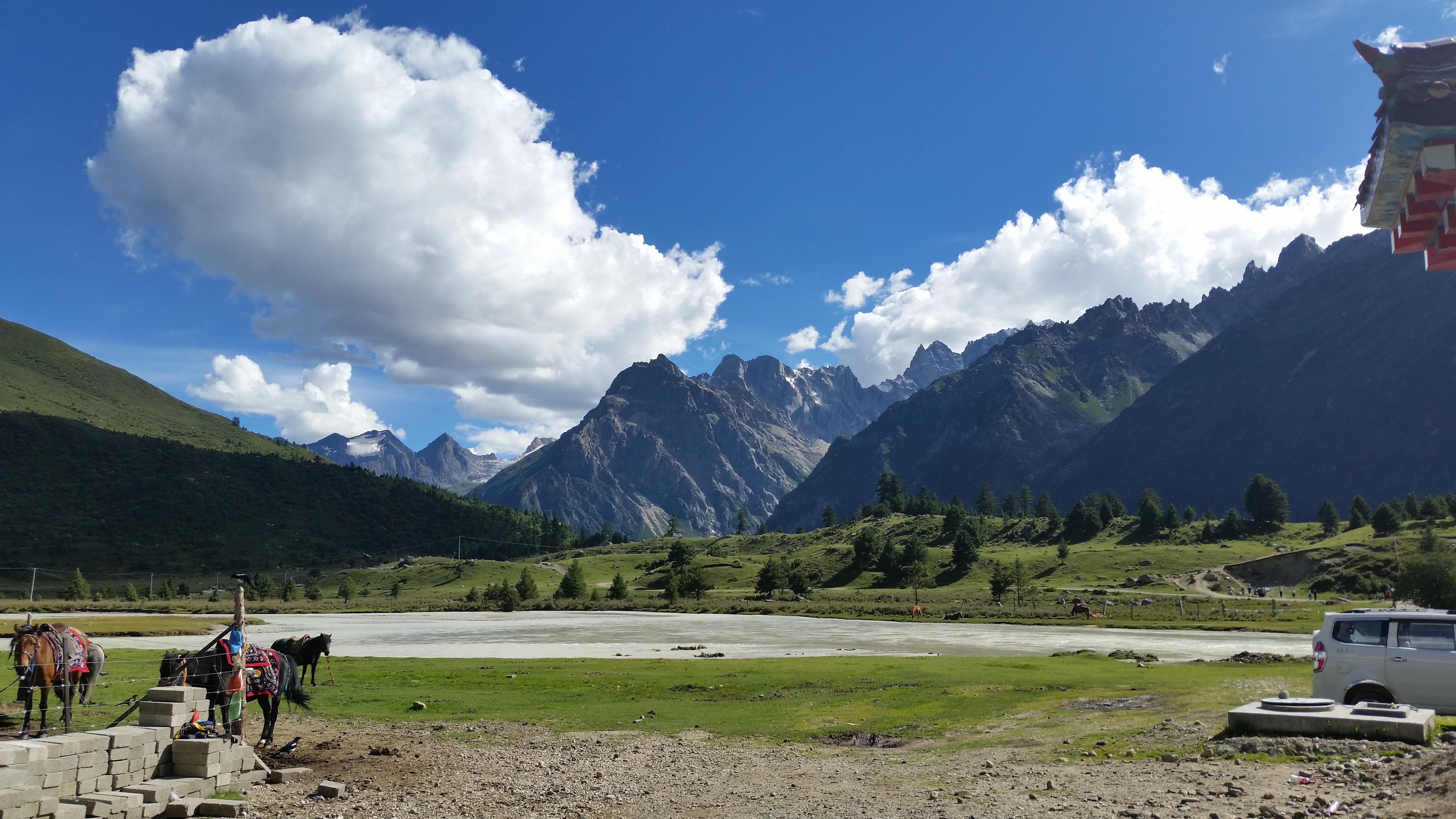 August 22: Yilhun Lha Tso (玉隆拉措，ཡི་ལྷུན་ལྷ་མཚོ་མ) , 4020 m altitude Август 22: Илхун Ла Цо (玉隆拉措，ཡི་ལྷུན་ལྷ་མཚོ་མ) , 4020 м висо