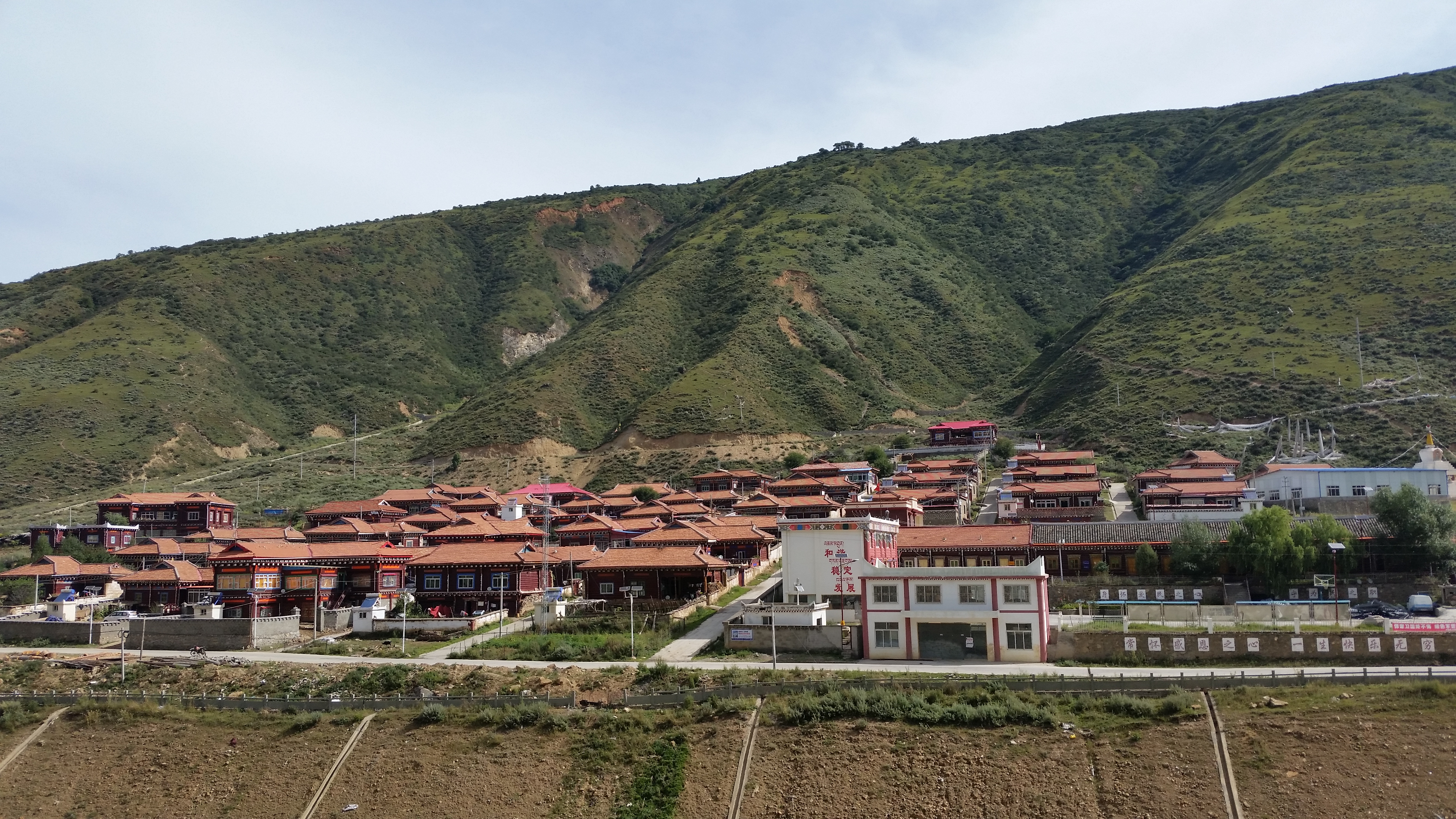 August 22: From Drango(炉霍,བྲག་འགོ) to Garze (甘孜，དཀར་མཛེས་) , 3170 m altitude Август 22: От Дранго(炉霍,བྲག་འགོ) към Гардзъ (甘孜，དཀར