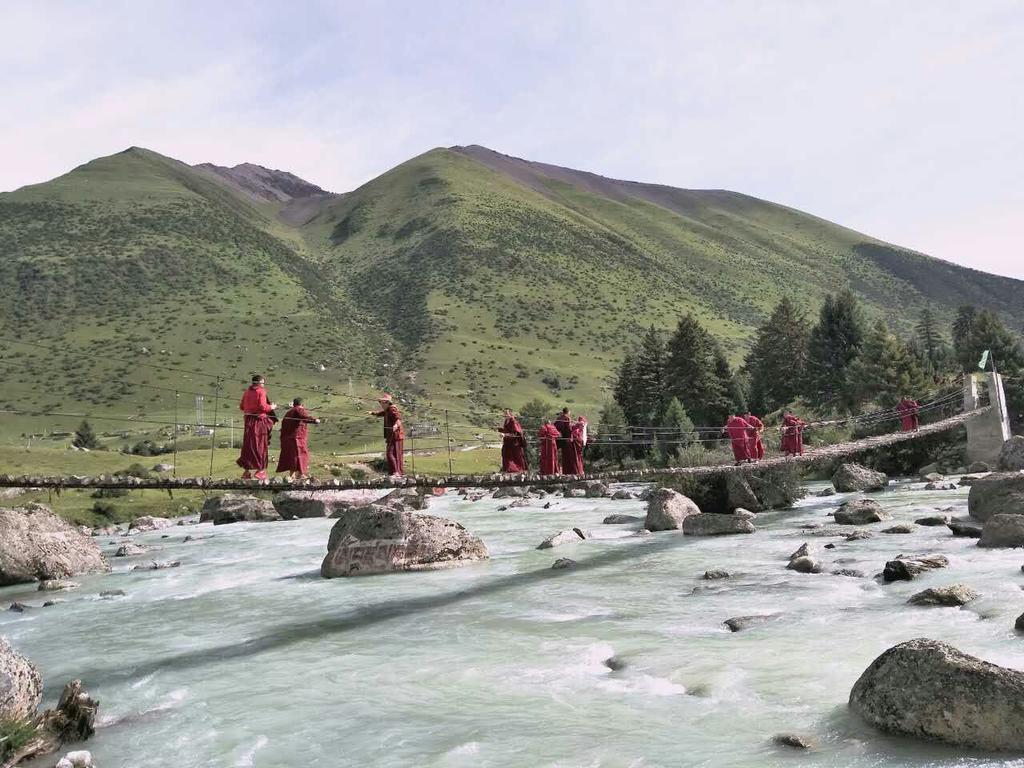 August 23: Yilhun Lha Tso (玉隆拉措，ཡི་ལྷུན་ལྷ་མཚོ་མ) , 4020 m altitude Август 23: Илхун Ла Цо (玉隆拉措，ཡི་ལྷུན་ལྷ་མཚོ་མ) , 4020 м висо