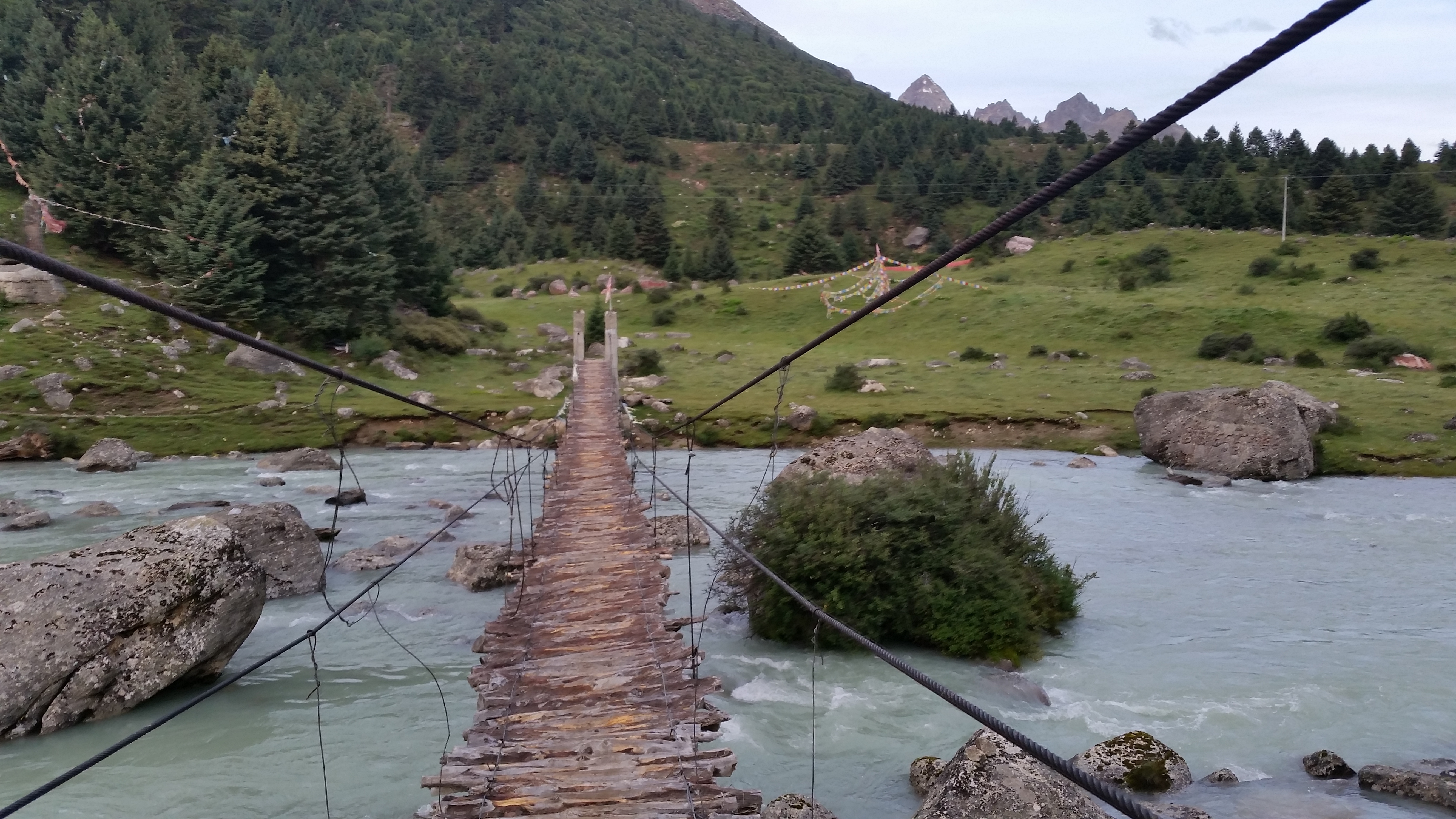 August 23: Yilhun Lha Tso (玉隆拉措，ཡི་ལྷུན་ལྷ་མཚོ་མ) , 4020 m altitude Август 23: Илхун Ла Цо (玉隆拉措，ཡི་ལྷུན་ལྷ་མཚོ་མ) , 4020 м висо