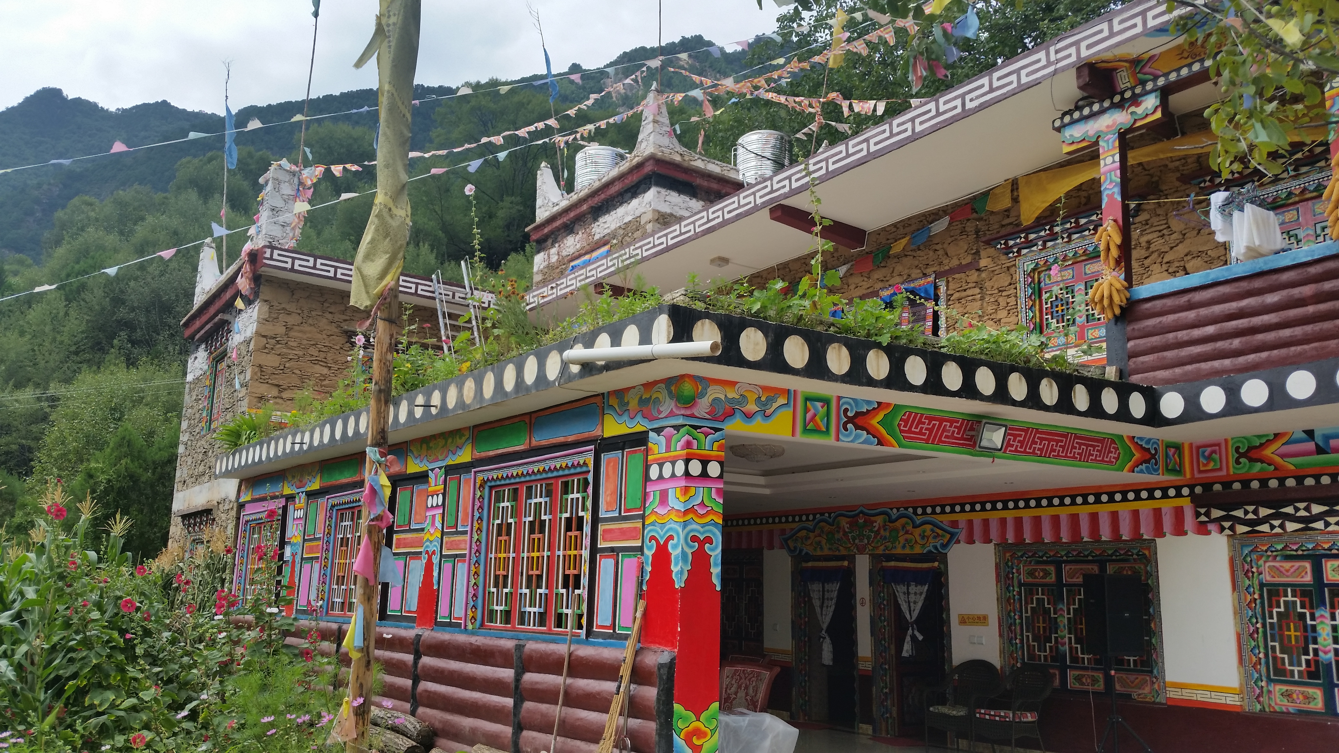 August 24: Danba (丹巴），Jiaju village (甲居） 2180 m altitude Август 24: Данба  (丹巴）, село Дзядзю (甲居）2180 м височина