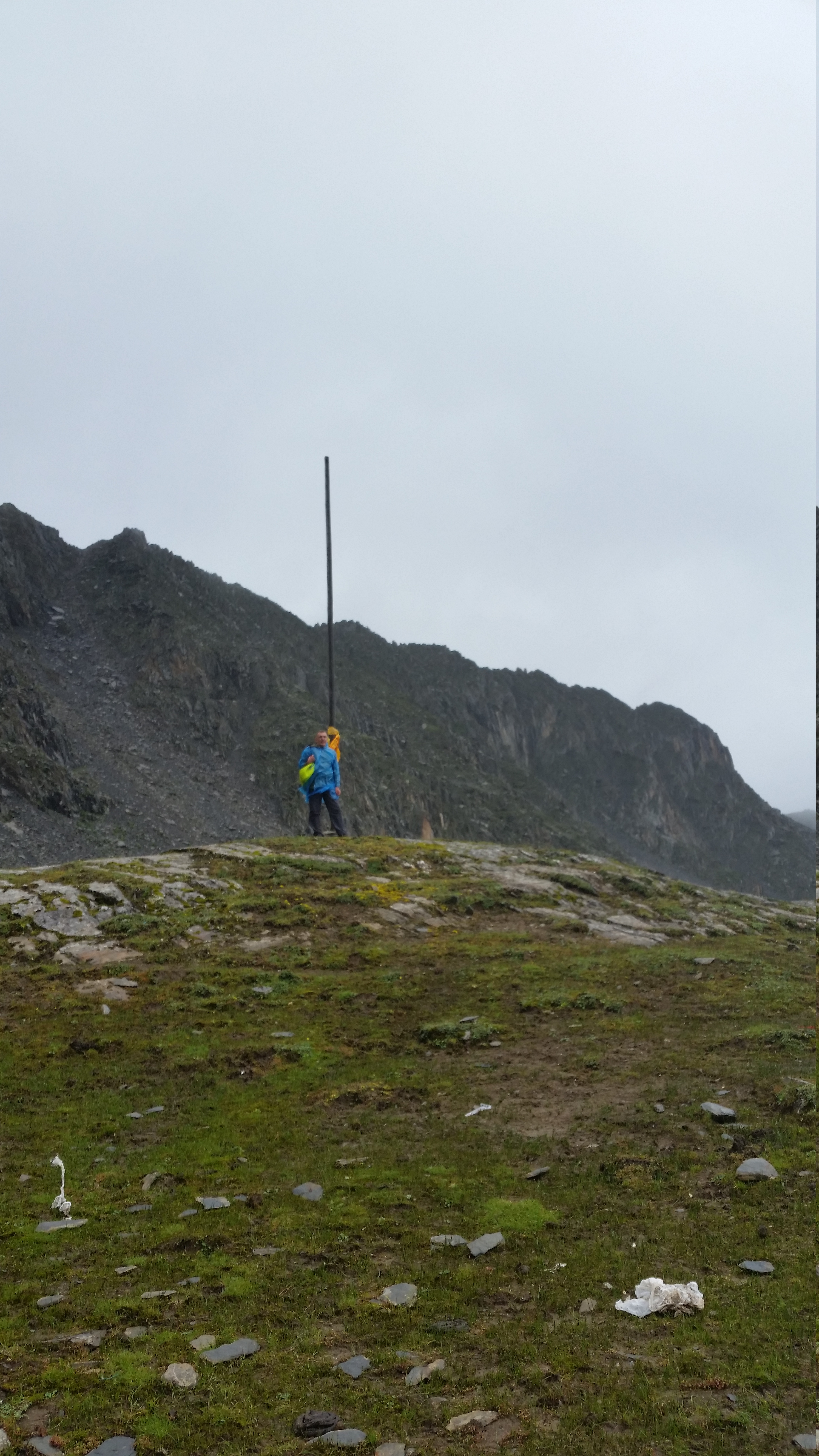 August 25: Mt. Four Sisters (Siguniang, 四姑娘山）, 4450 m altitude, in the circus Август 25: Планината Четирите сестри (Siguniang, 四