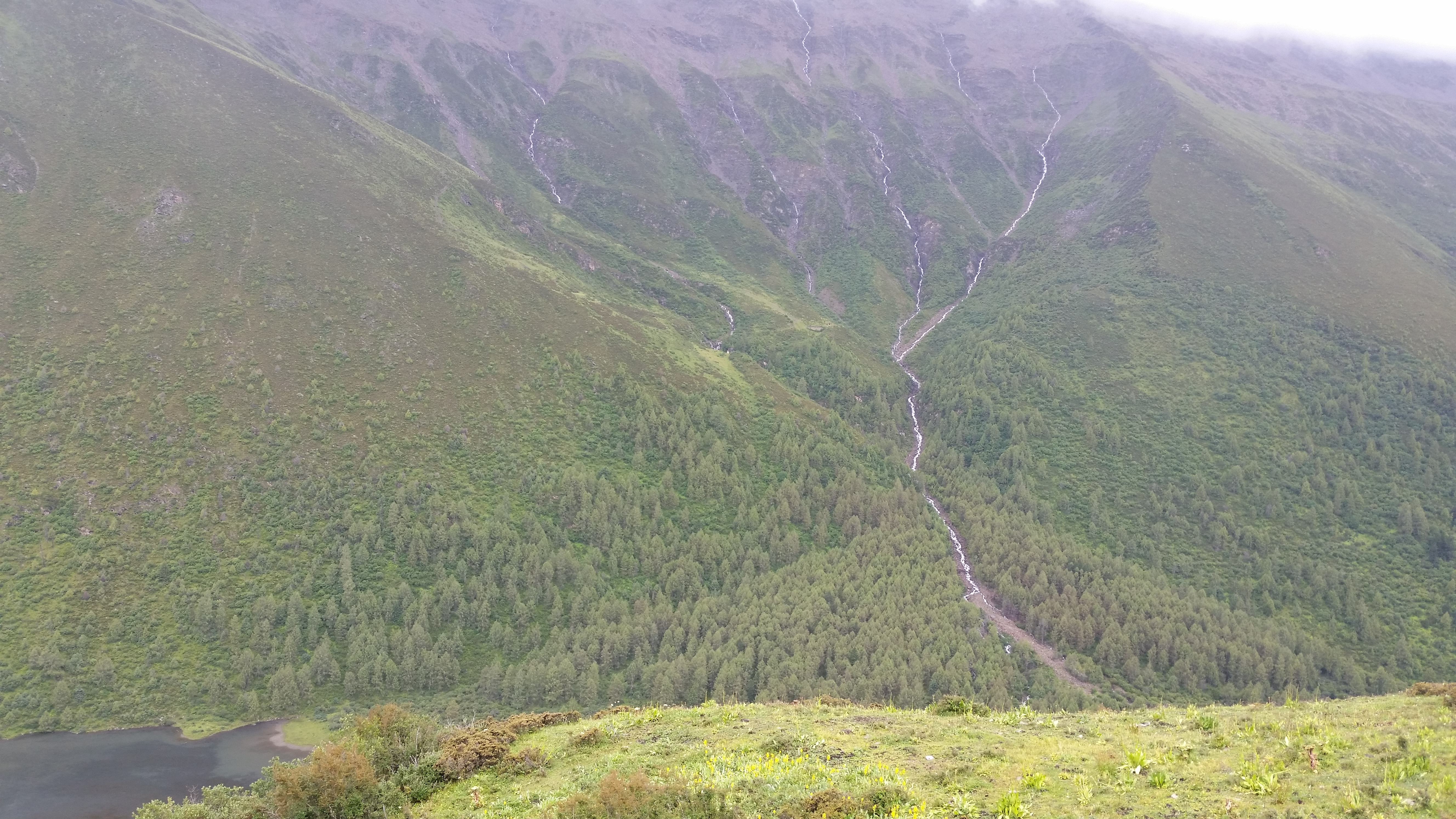 August 25: Mt. Four Sisters (Siguniang, 四姑娘山）, 4070 m altitude, to Haizigou valley  Август 25: Планината Четирите сестри (Siguni