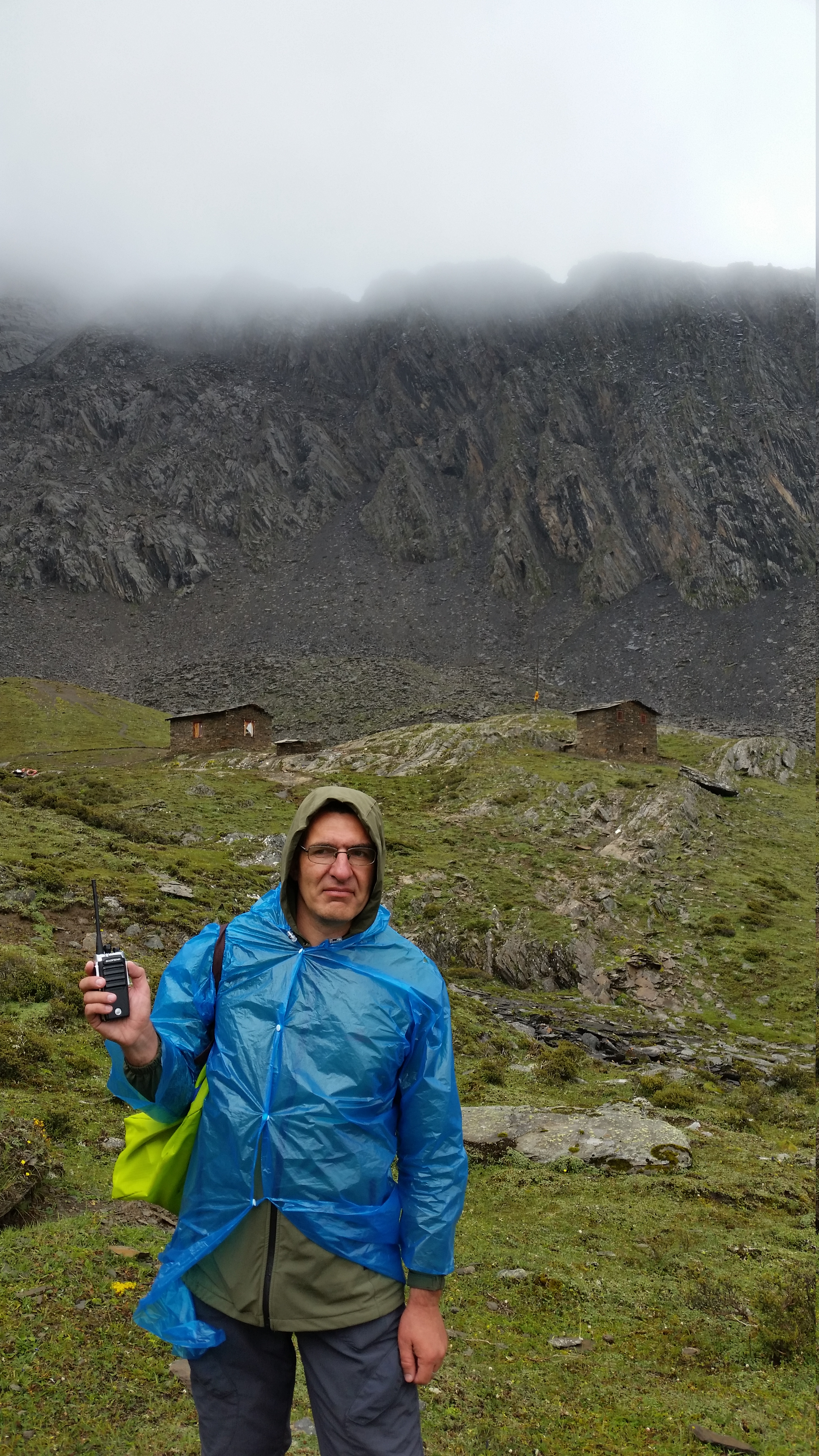 August 25: Mt. Four Sisters (Siguniang, 四姑娘山）, 4450 m altitude, in the circus Август 25: Планината Четирите сестри (Siguniang, 四