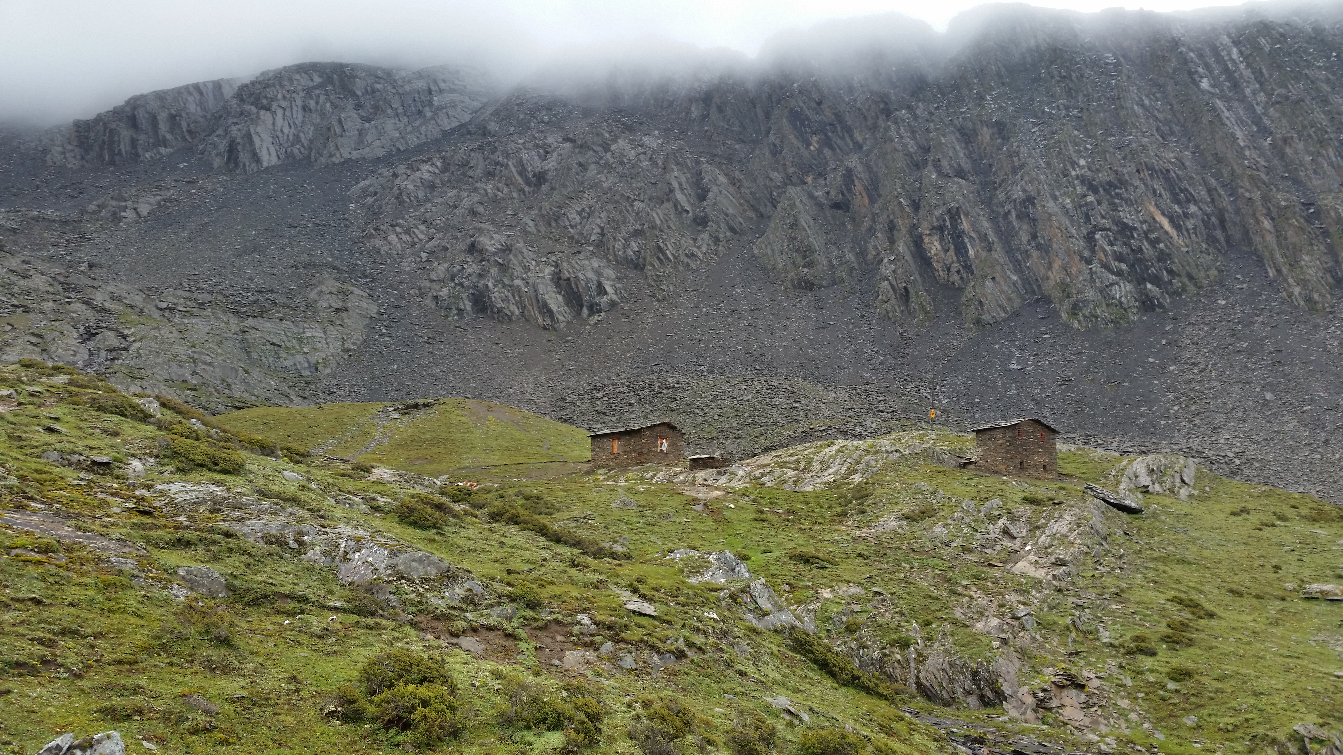 August 25: Mt. Four Sisters (Siguniang, 四姑娘山）, 4450 m altitude, in the circus Август 25: Планината Четирите сестри (Siguniang, 四