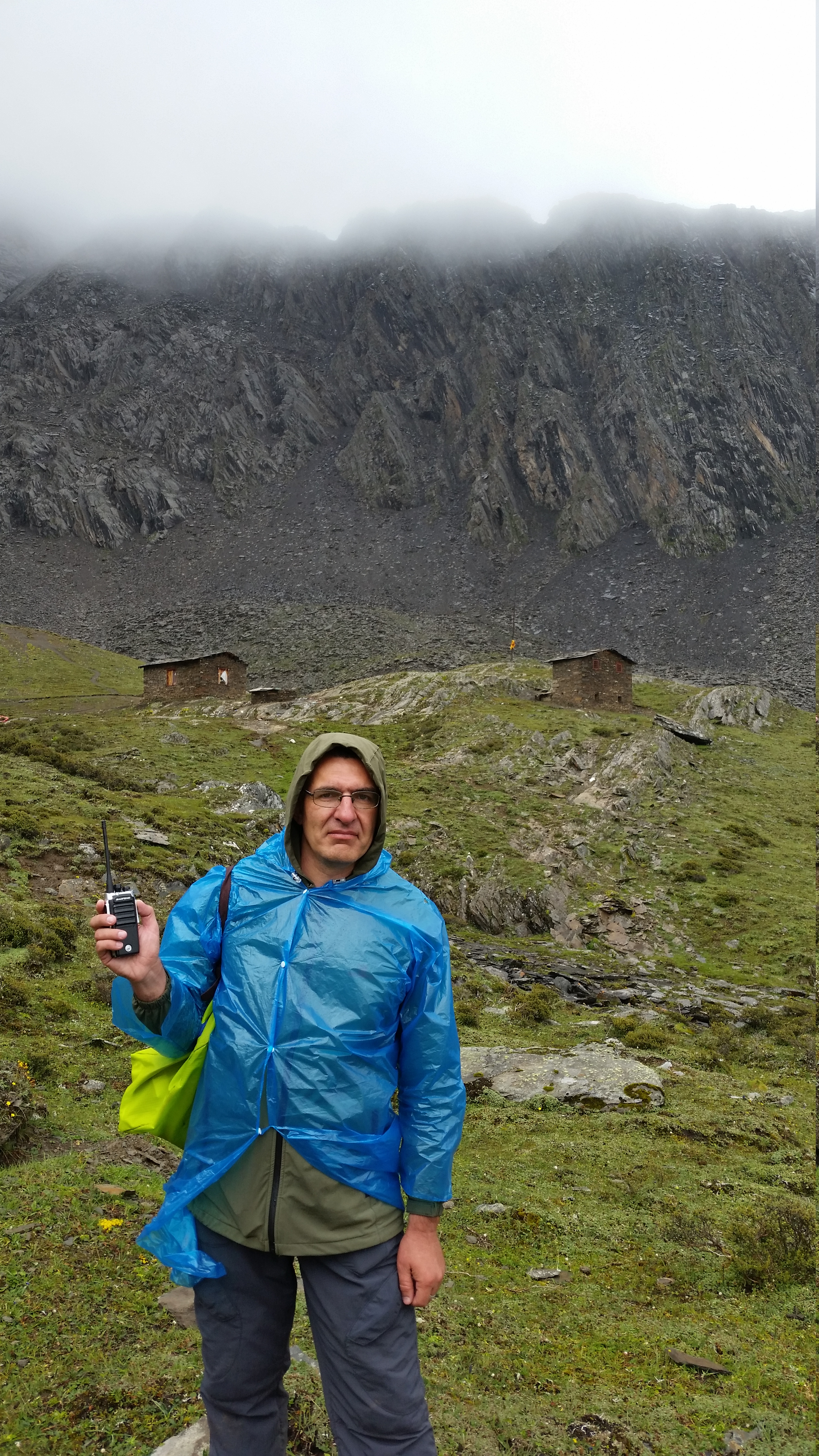 August 25: Mt. Four Sisters (Siguniang, 四姑娘山）, 4450 m altitude, in the circus Август 25: Планината Четирите сестри (Siguniang, 四