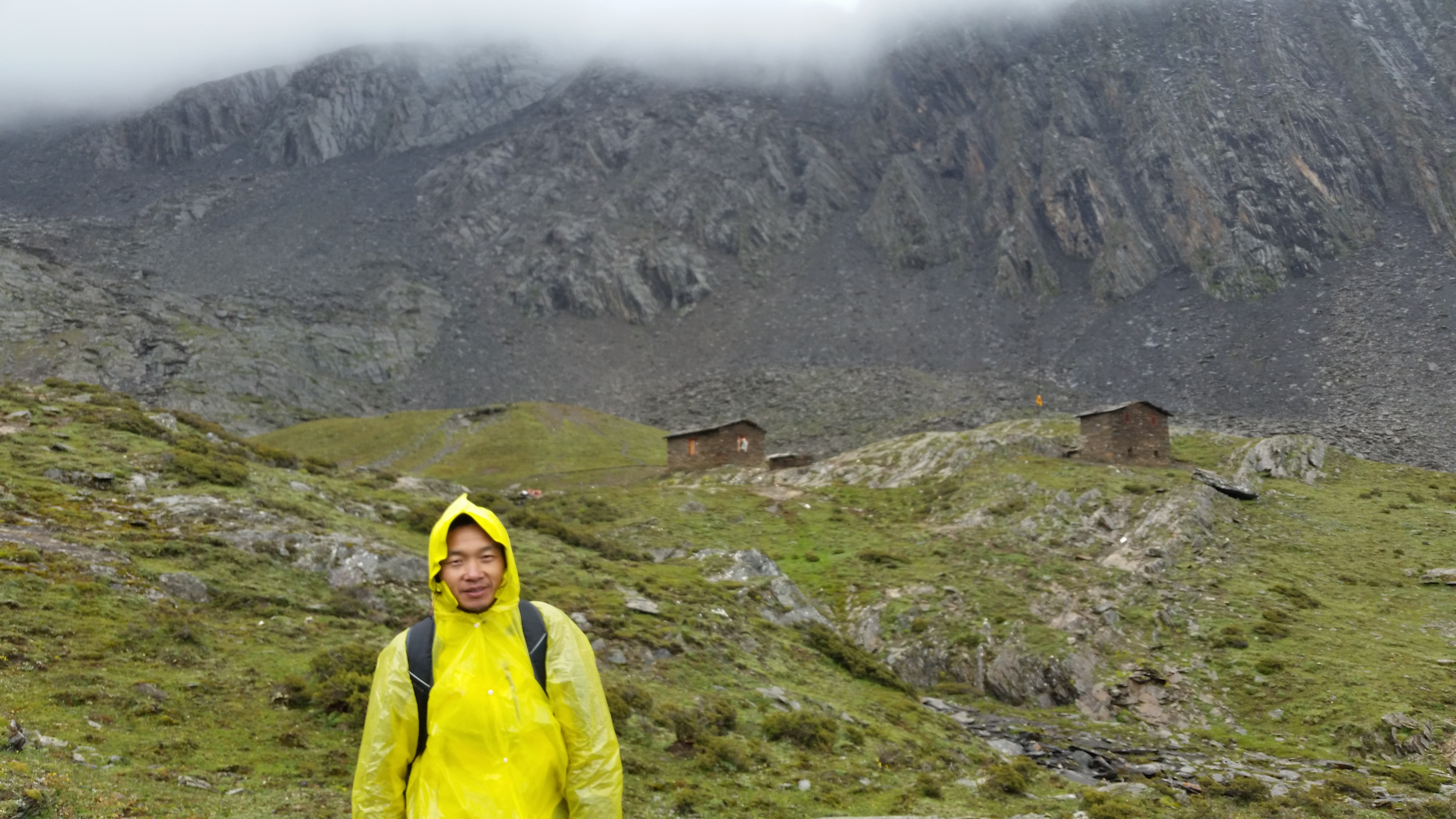 August 25: Mt. Four Sisters (Siguniang, 四姑娘山）, 4450 m altitude, in the circus Август 25: Планината Четирите сестри (Siguniang, 四