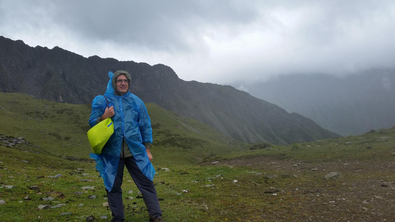 August 25: Mt. Four Sisters (Siguniang, 四姑娘山）, 4460 m altitude, on the summit Август 25: Планината Четирите сестри (Siguniang, 四