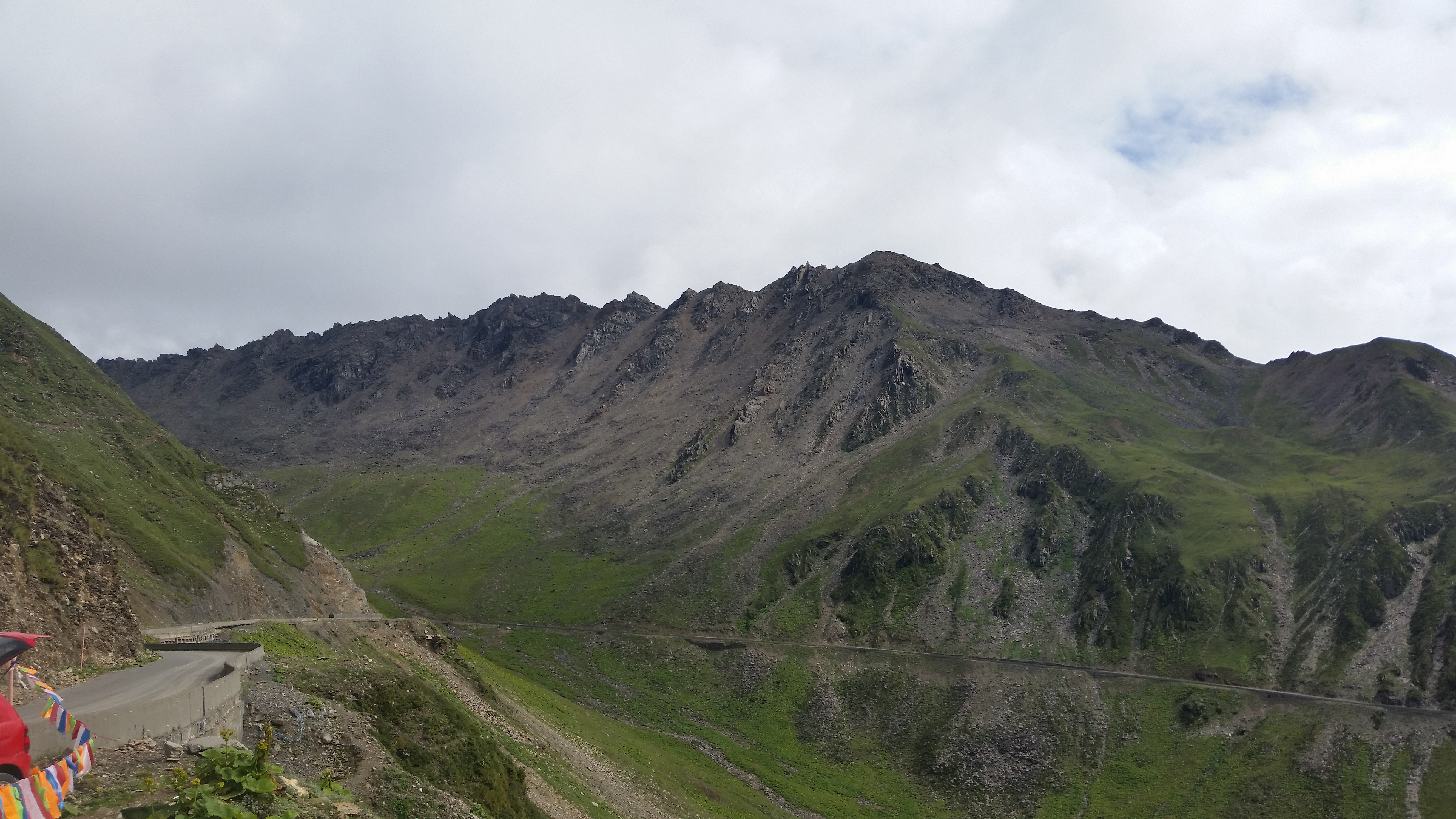 August 26: From Rilong (日隆）to Chengdu (成都），4210 m altitude Август 26: От Рълонг （日隆）към Чънду (成都) , 4210 м височина