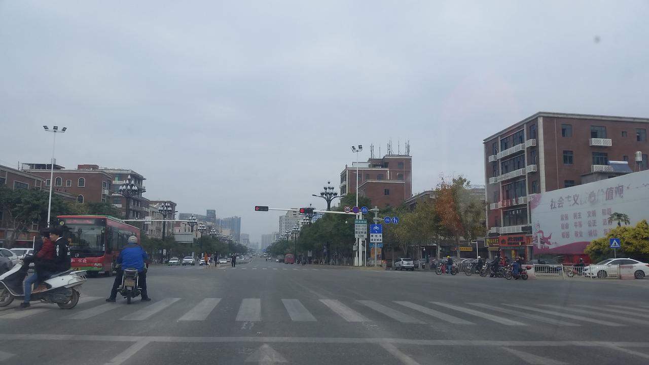 Passing Quanzhou
Преминавайки през Чуенджоу