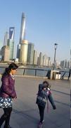 In Shanghai, walk on The Bund
В Шанхай, разходка по крайбрежната Панорамна алея