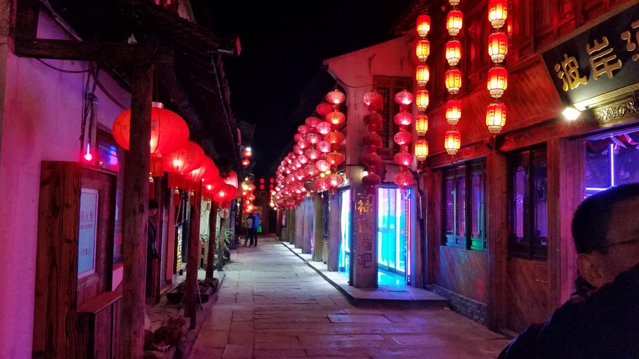 Xitang Old town in the eveningСтария град Ситанг вечерта