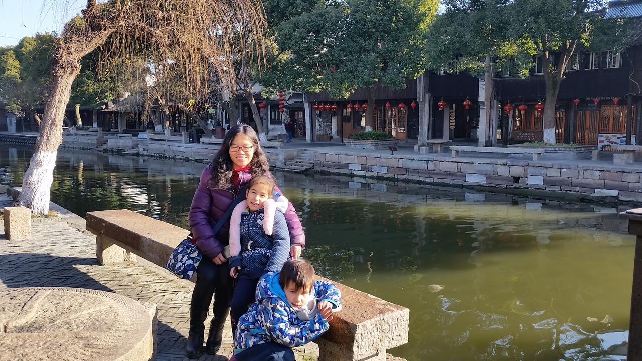 A walk in Xitang Old town Разходка из стария град Ситанг 