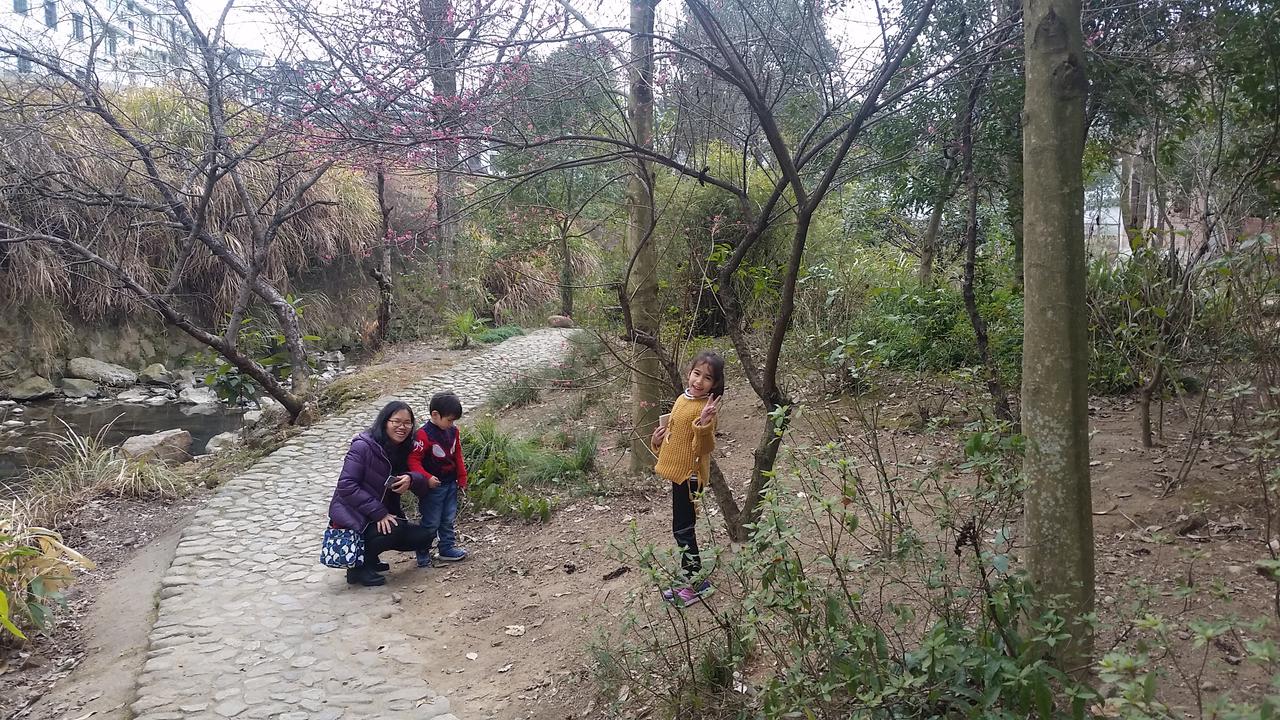 In the Old village NiebaduВ старинното село Ниебаду 