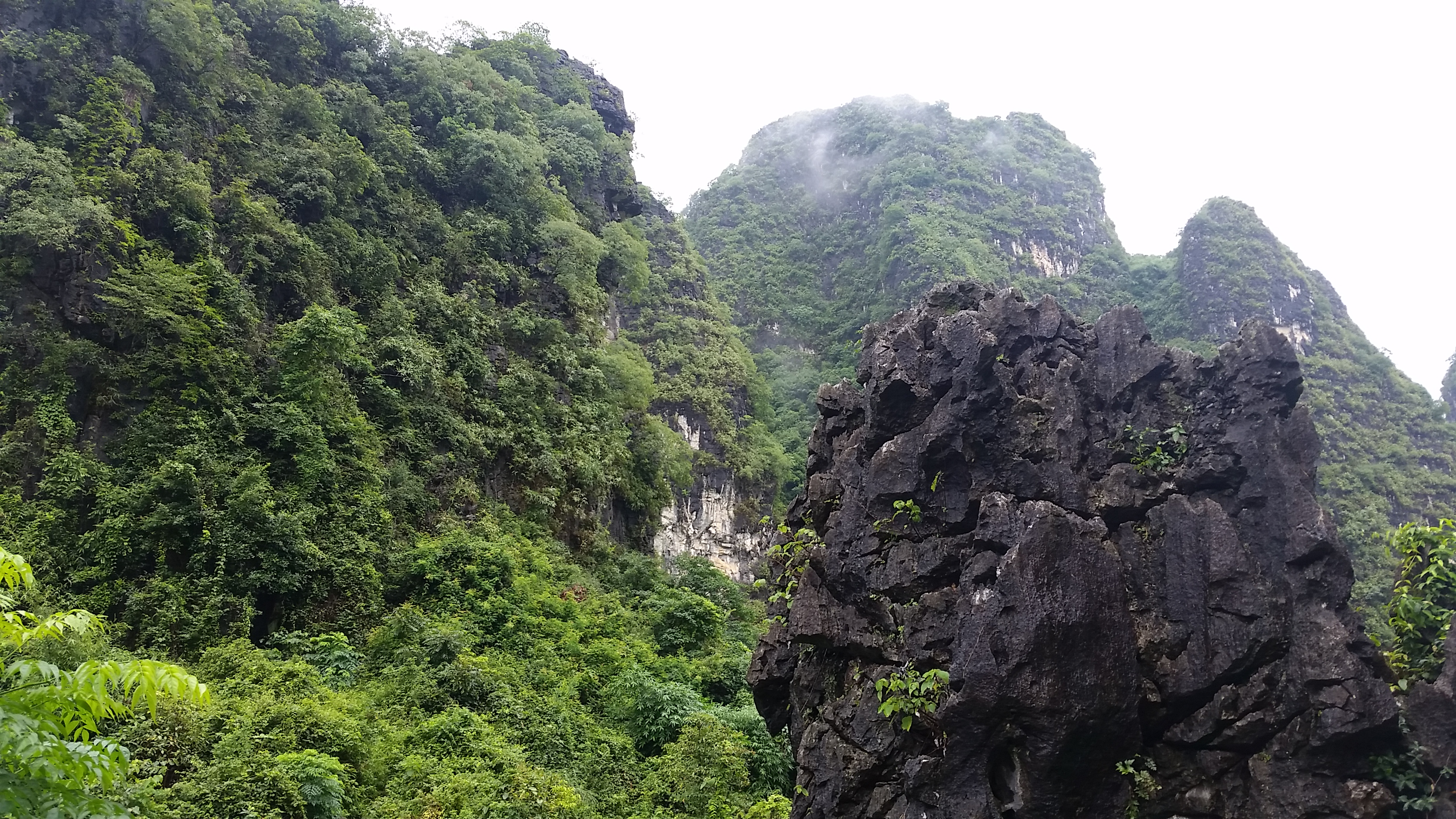 Yingxi- in Guanyin cave area
Ингси- в района на пещерата Гуанин