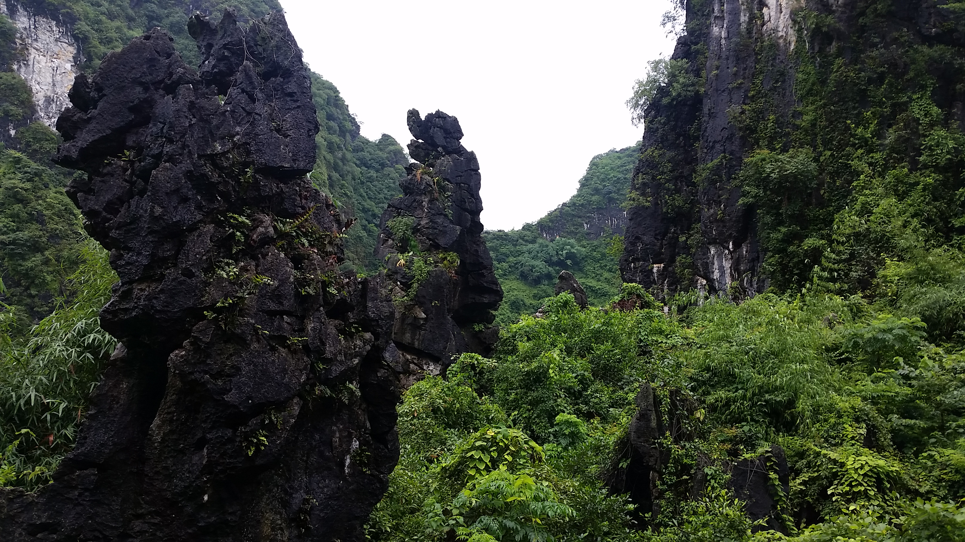 Yingxi- in Guanyin cave area
Ингси- в района на пещерата Гуанин