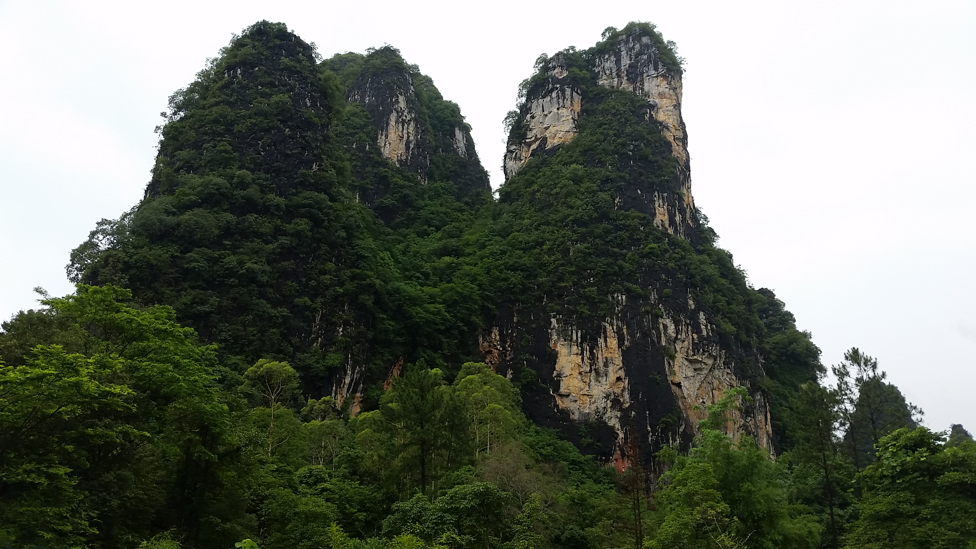 Yingxi- in Guanyin cave area
Ингси- в района на пещерата Гуанин 