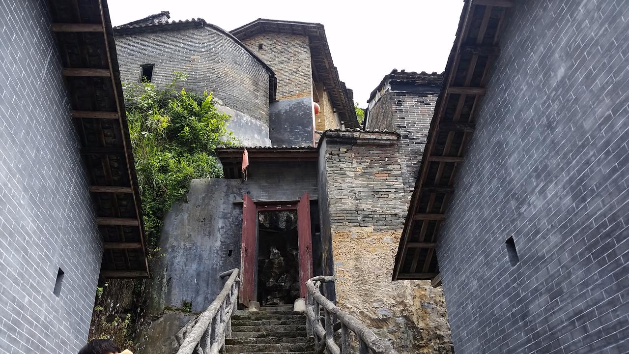 Yingxi- Pengjiaci Old village
Ингси- Старинното село Пъндзяцъ