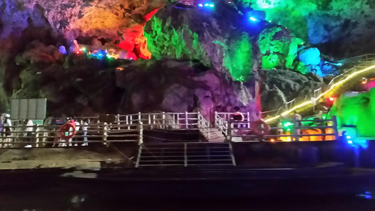 Yingxi- Tongtian underground river cave Ингси- пещерата с подземна река ТонгтиенYingxi- Tongtian underground river cave Ингси- п
