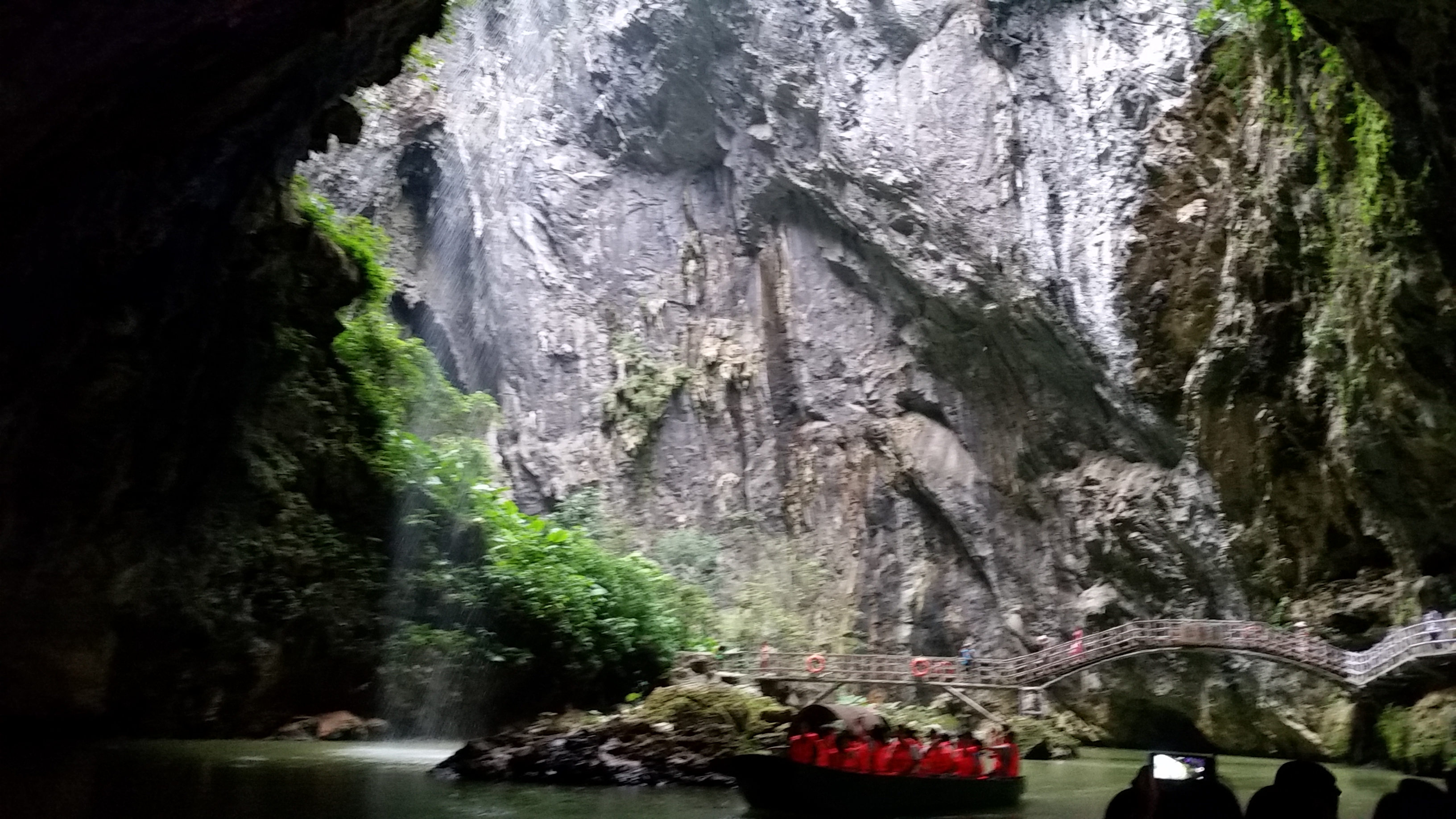 Yingxi- Tongtian underground river cave Ингси- пещерата с подземна река Тонгтиен