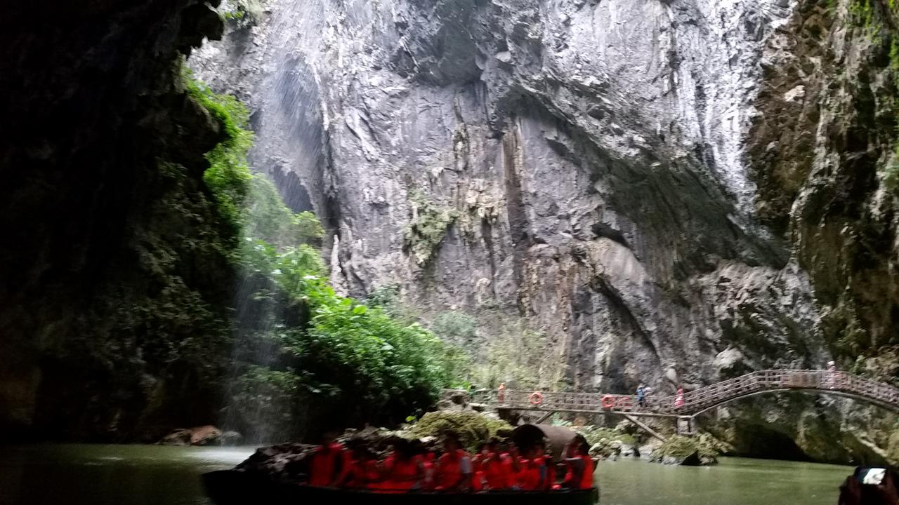 Yingxi- Tongtian underground river cave Ингси- пещерата с подземна река Тонгтиен