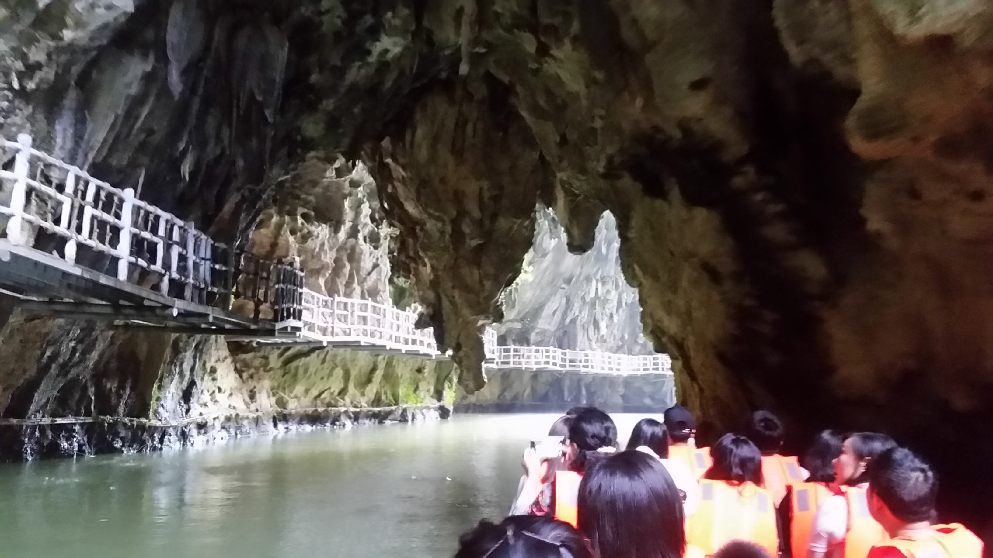 Yingxi- Tongtian underground river cave Ингси- пещерата с подземна река Тонгтиен