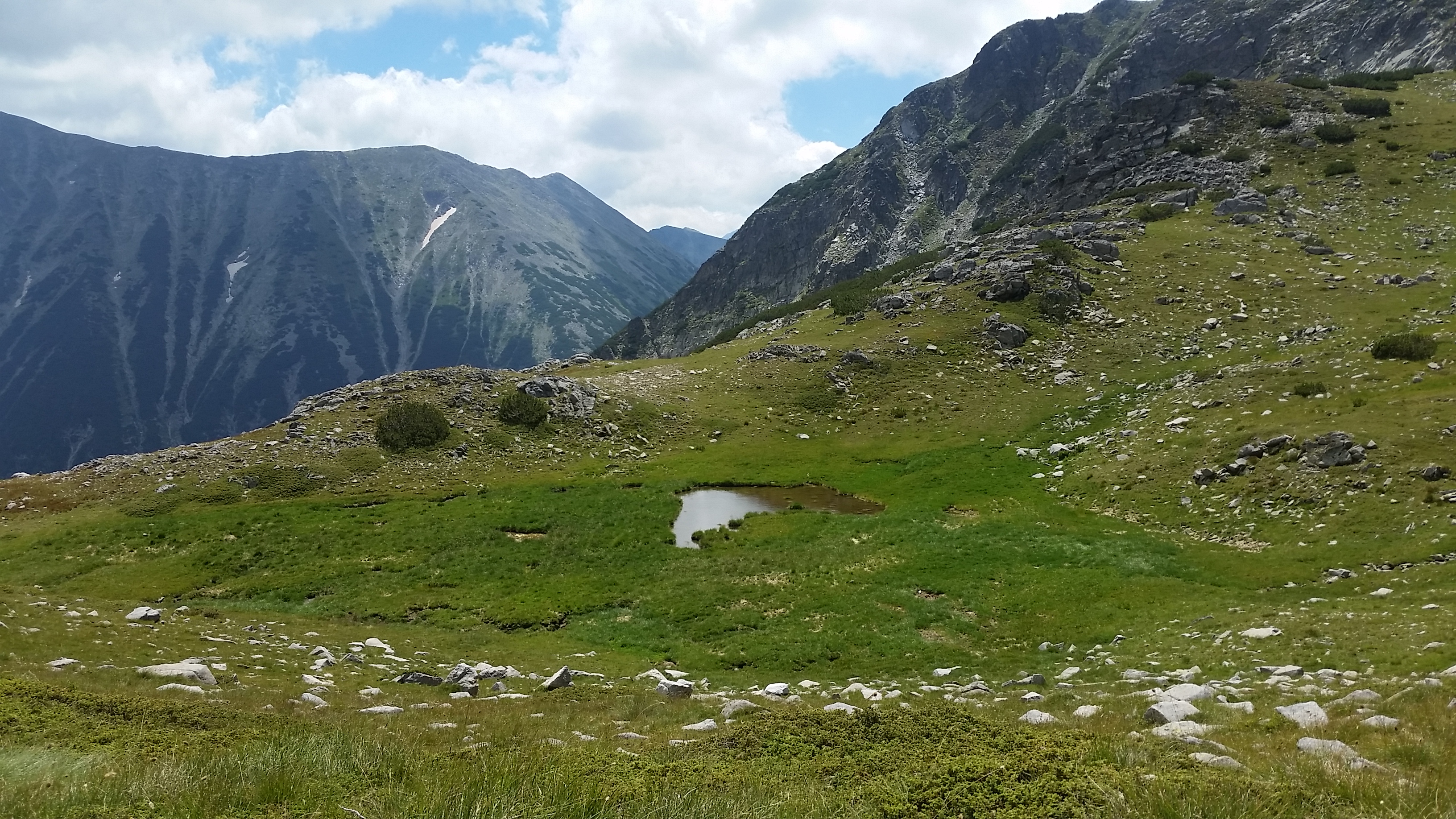 Pirin- the trekking to Vihren peak
Пирин- трекинга до връх Вихрен