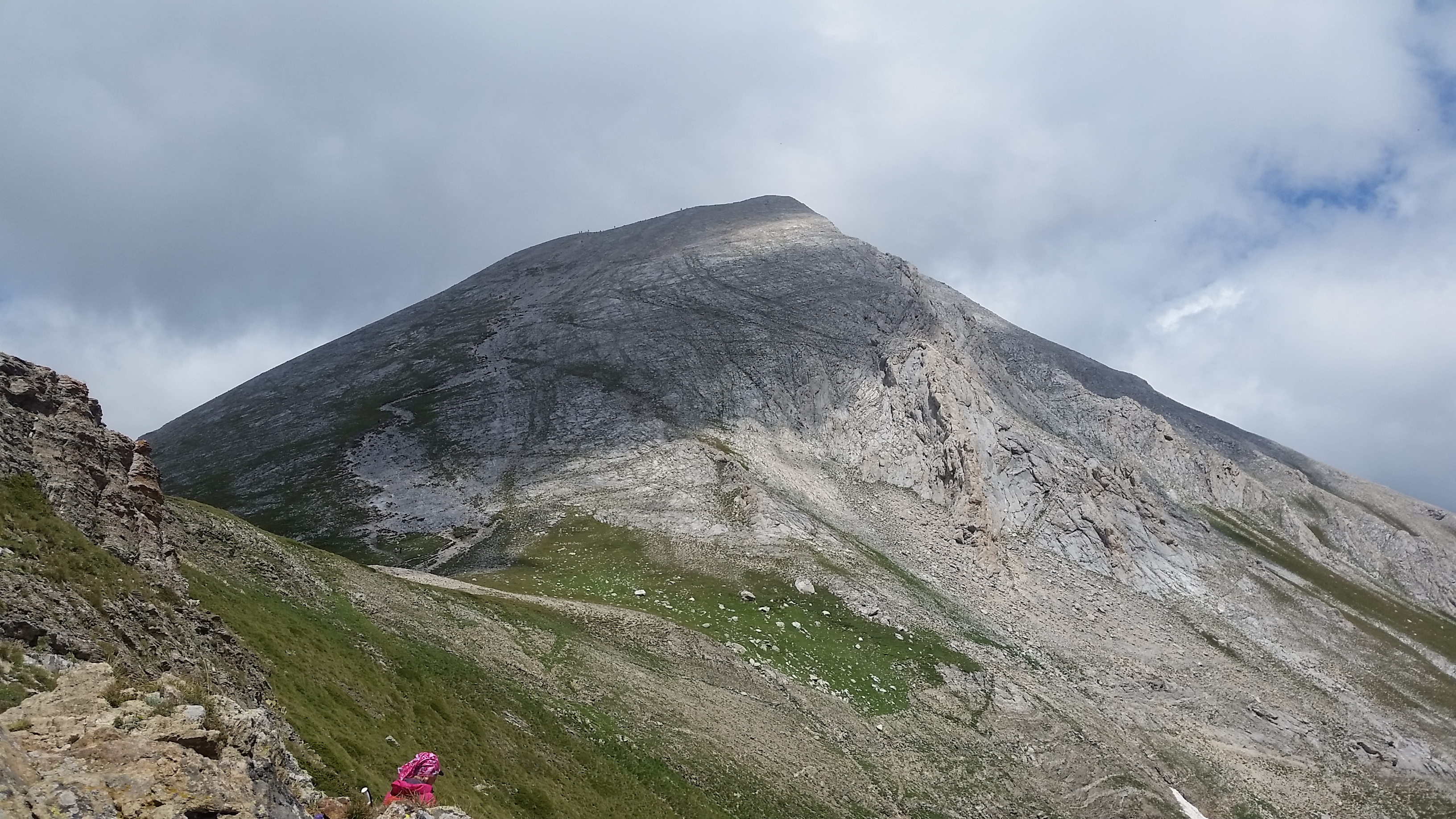 Pirin- the trekking to Vihren peak
Пирин- трекинга до връх Вихрен