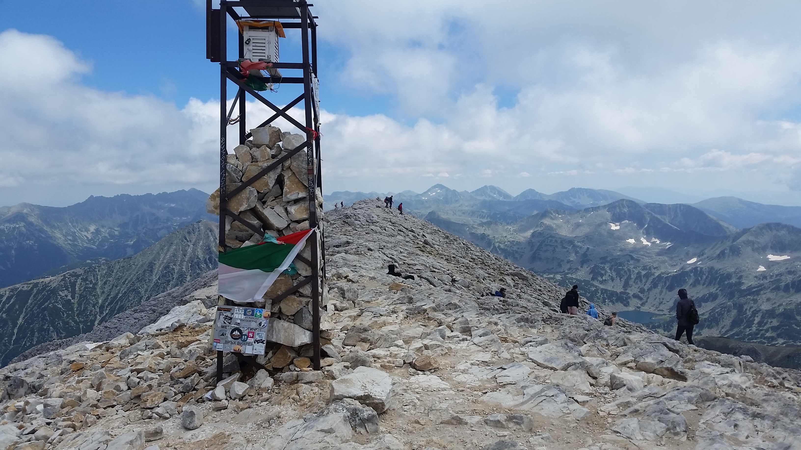 Pirin- the trekking to Vihren peak
Пирин- трекинга до връх Вихрен