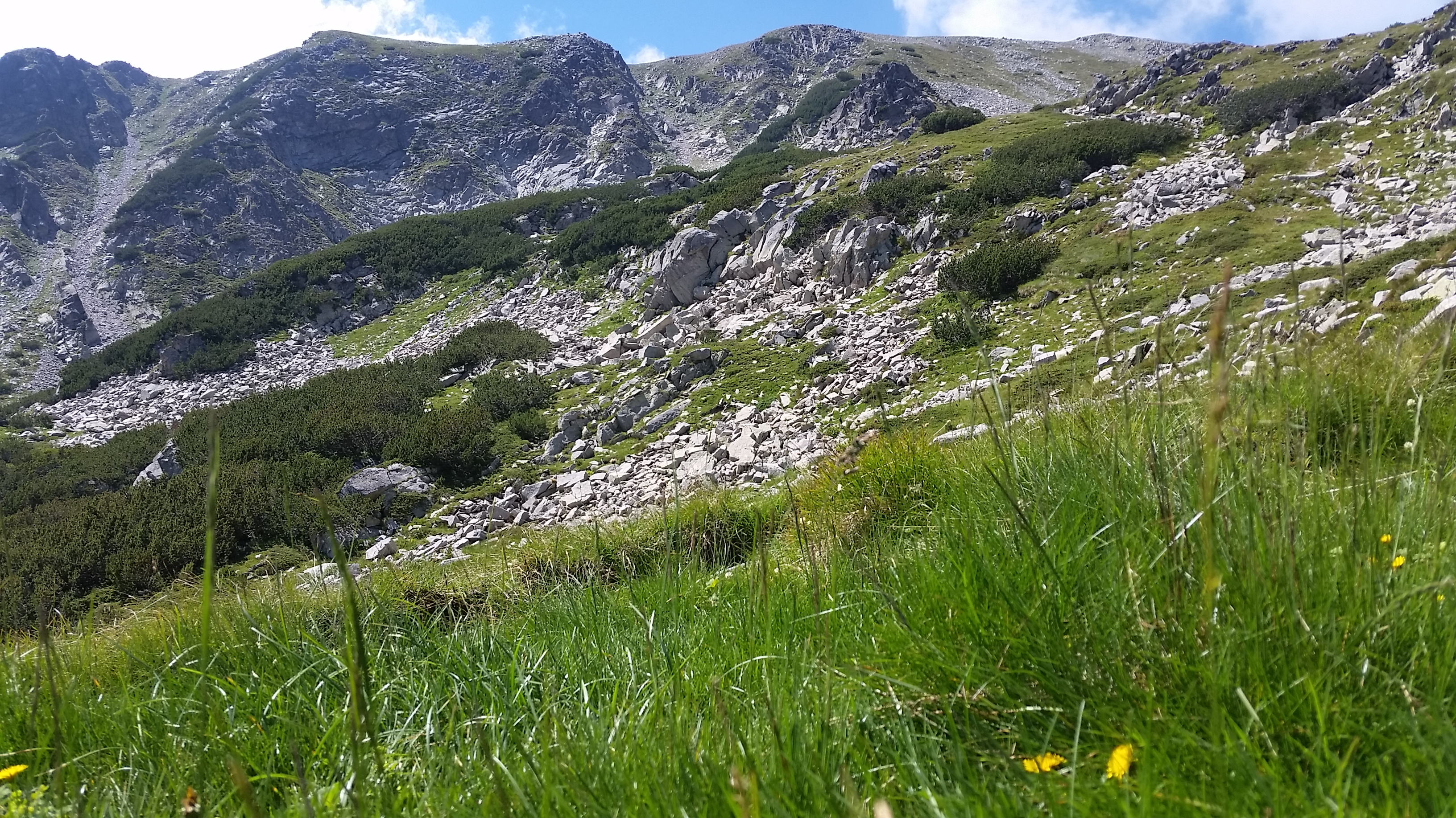 Pirin- the trekking to Vihren peak
Пирин- трекинга до връх Вихрен