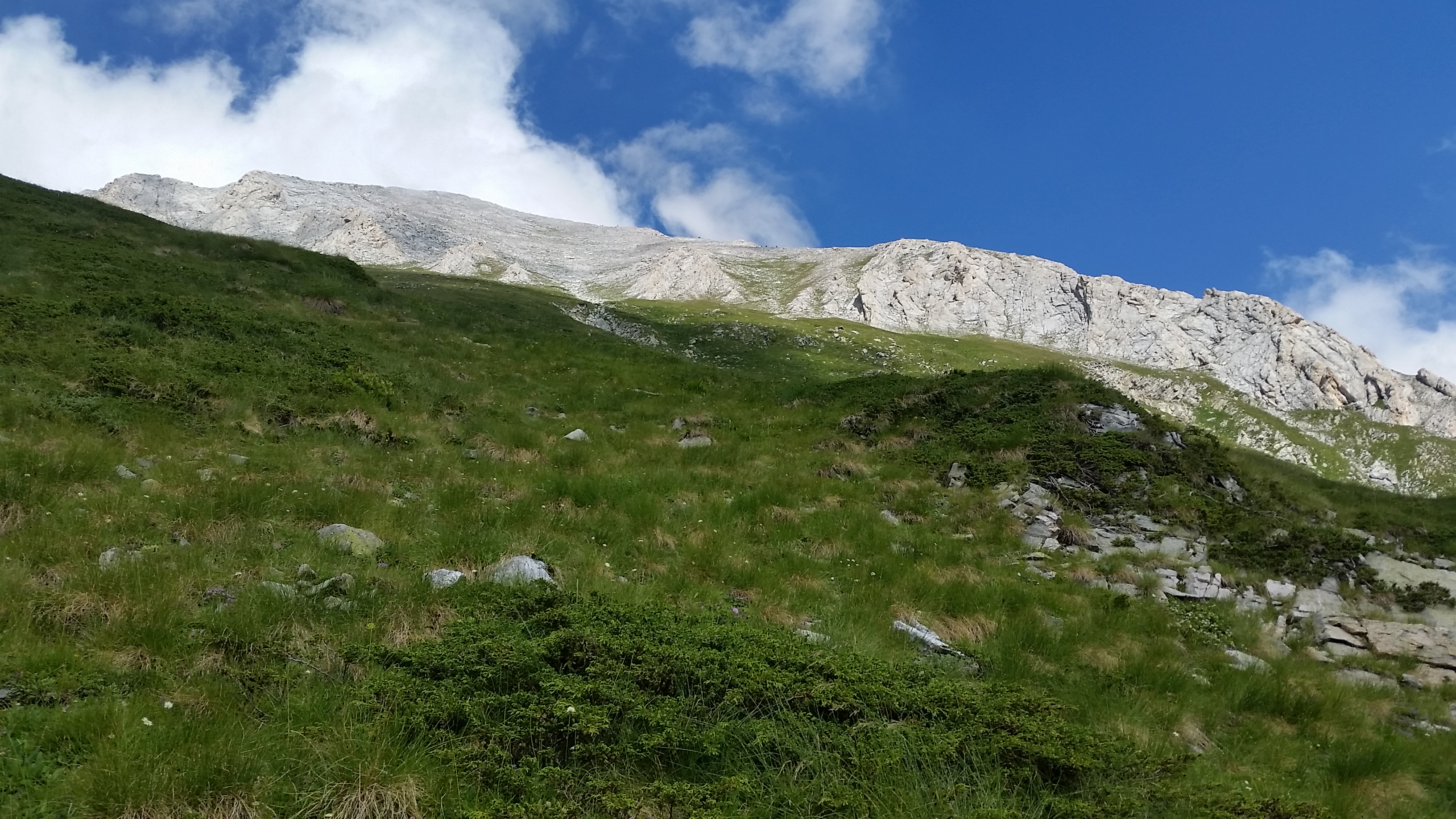 Pirin- the trekking to Vihren peak
Пирин- трекинга до връх Вихрен