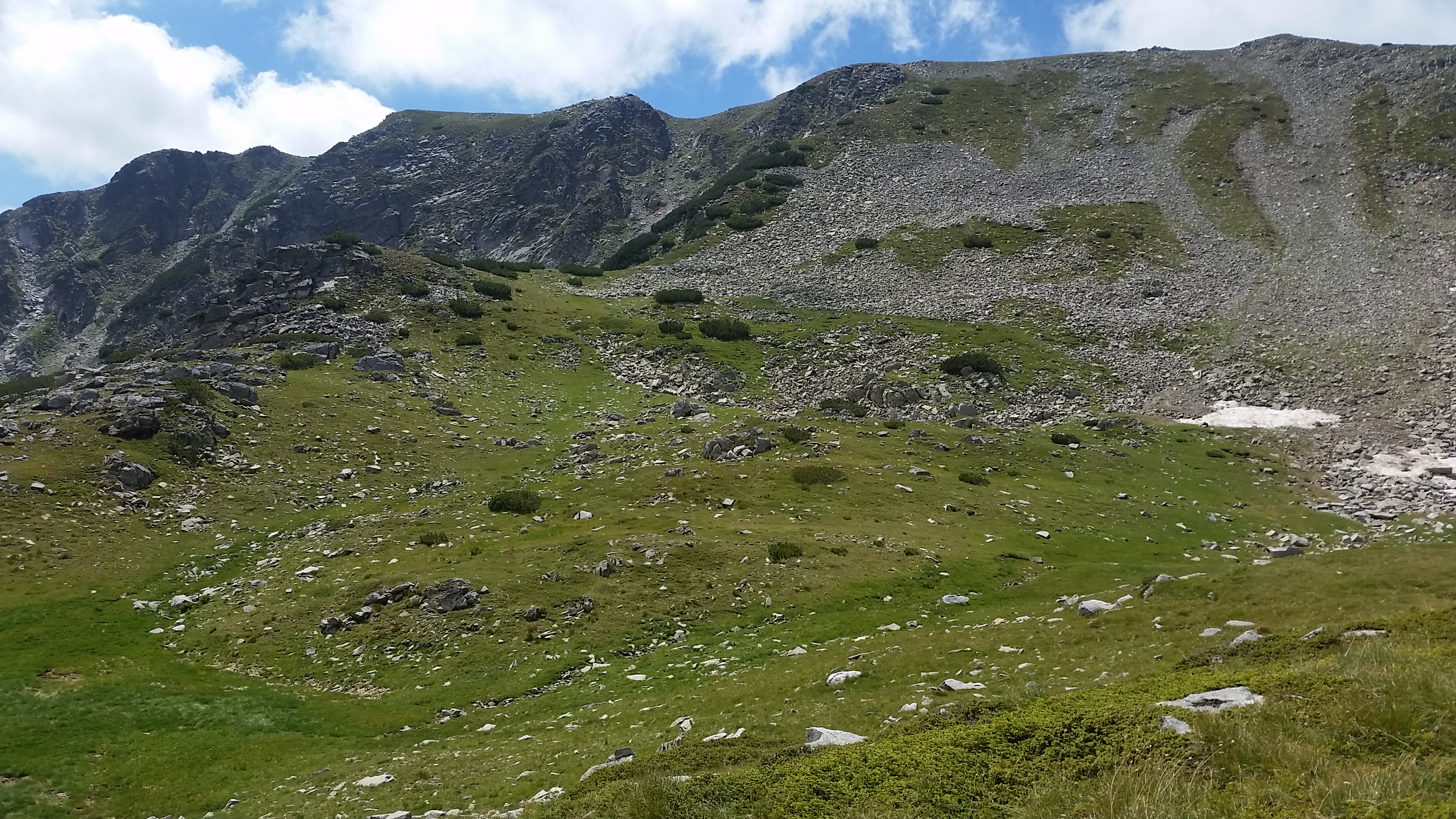 Pirin- the trekking to Vihren peak
Пирин- трекинга до връх Вихрен