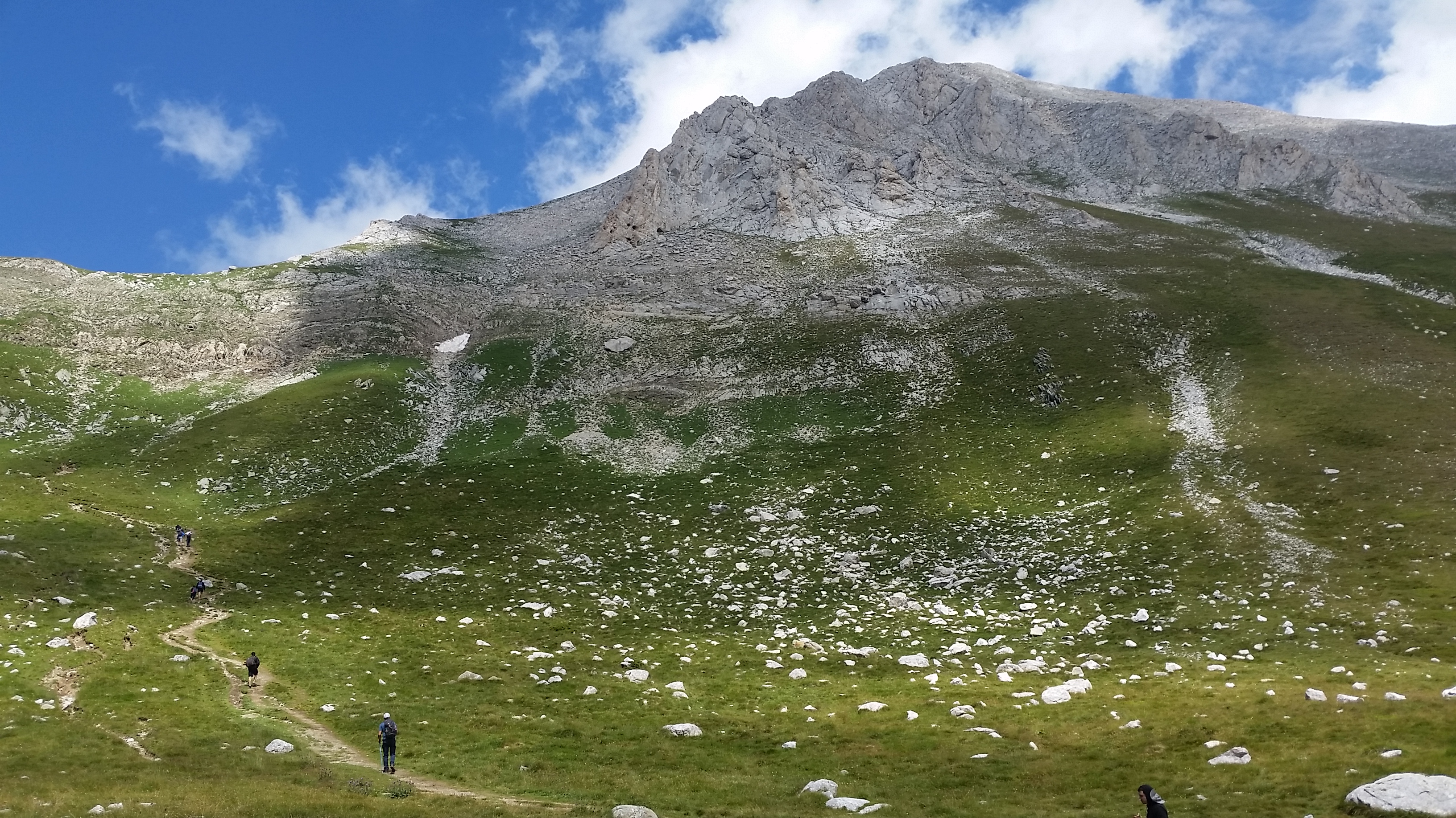 Pirin- the trekking to Vihren peak
Пирин- трекинга до връх Вихрен