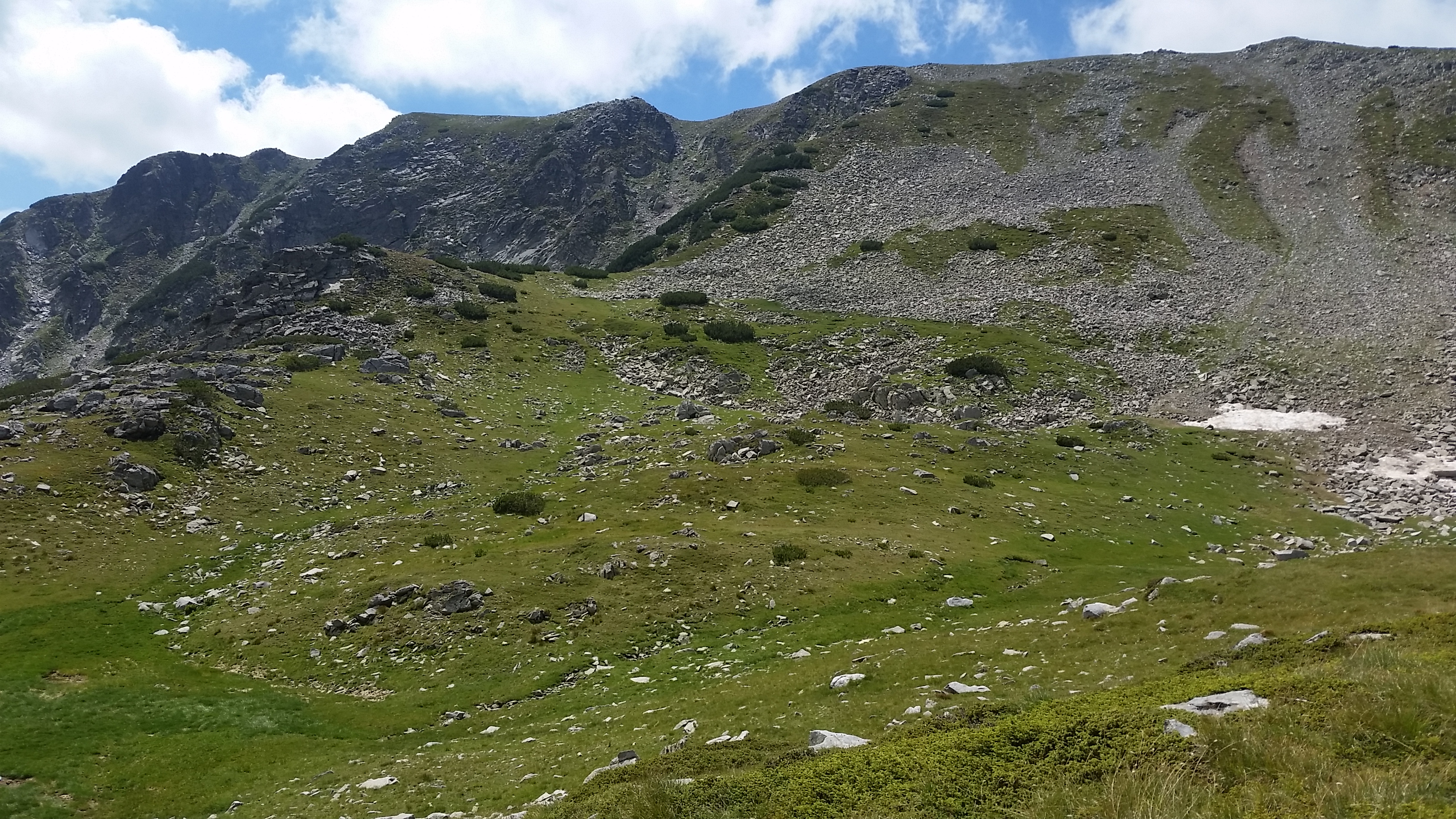 Pirin- the trekking to Vihren peak
Пирин- трекинга до връх Вихрен