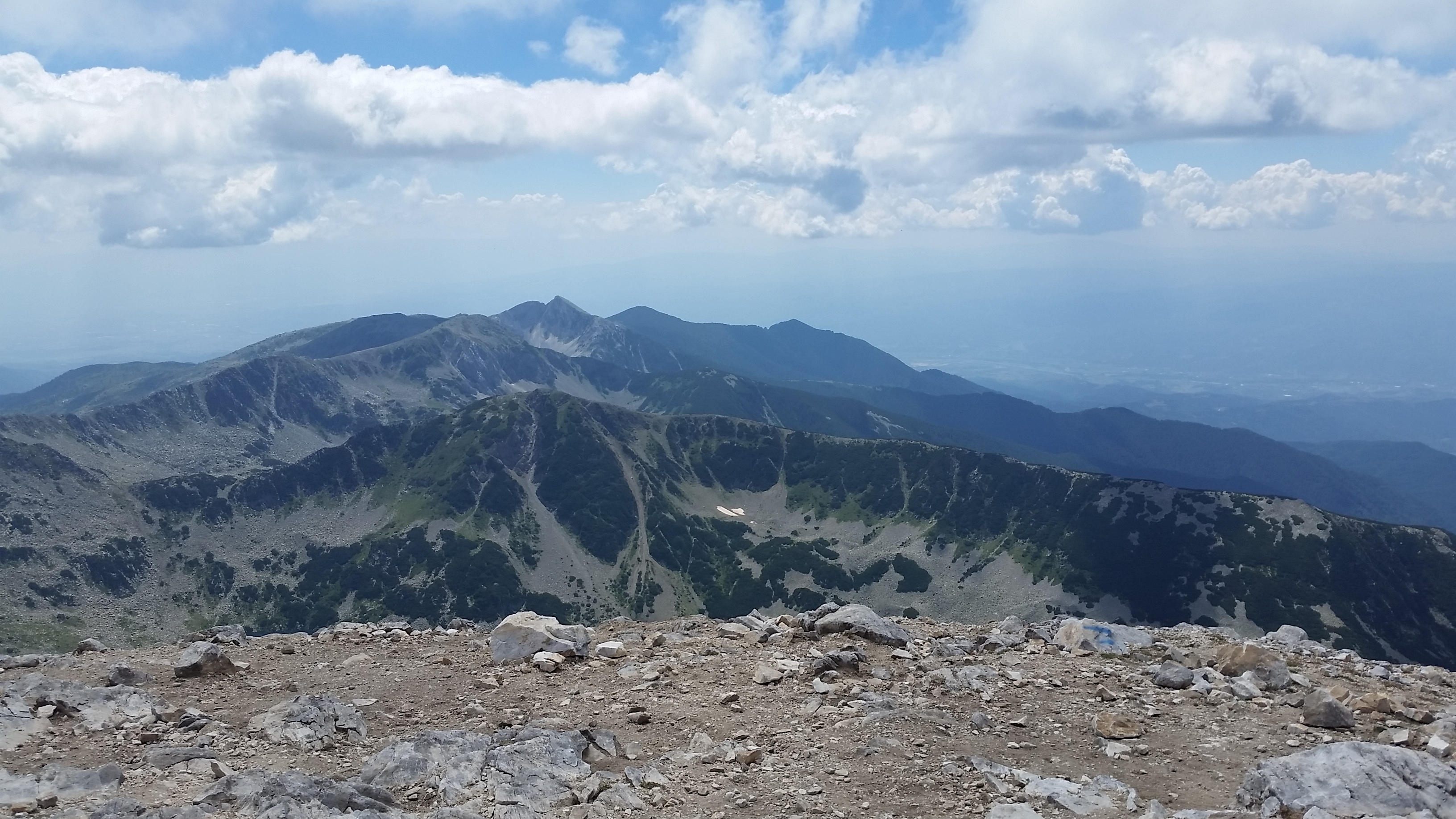 Pirin- the trekking to Vihren peak
Пирин- трекинга до връх Вихрен