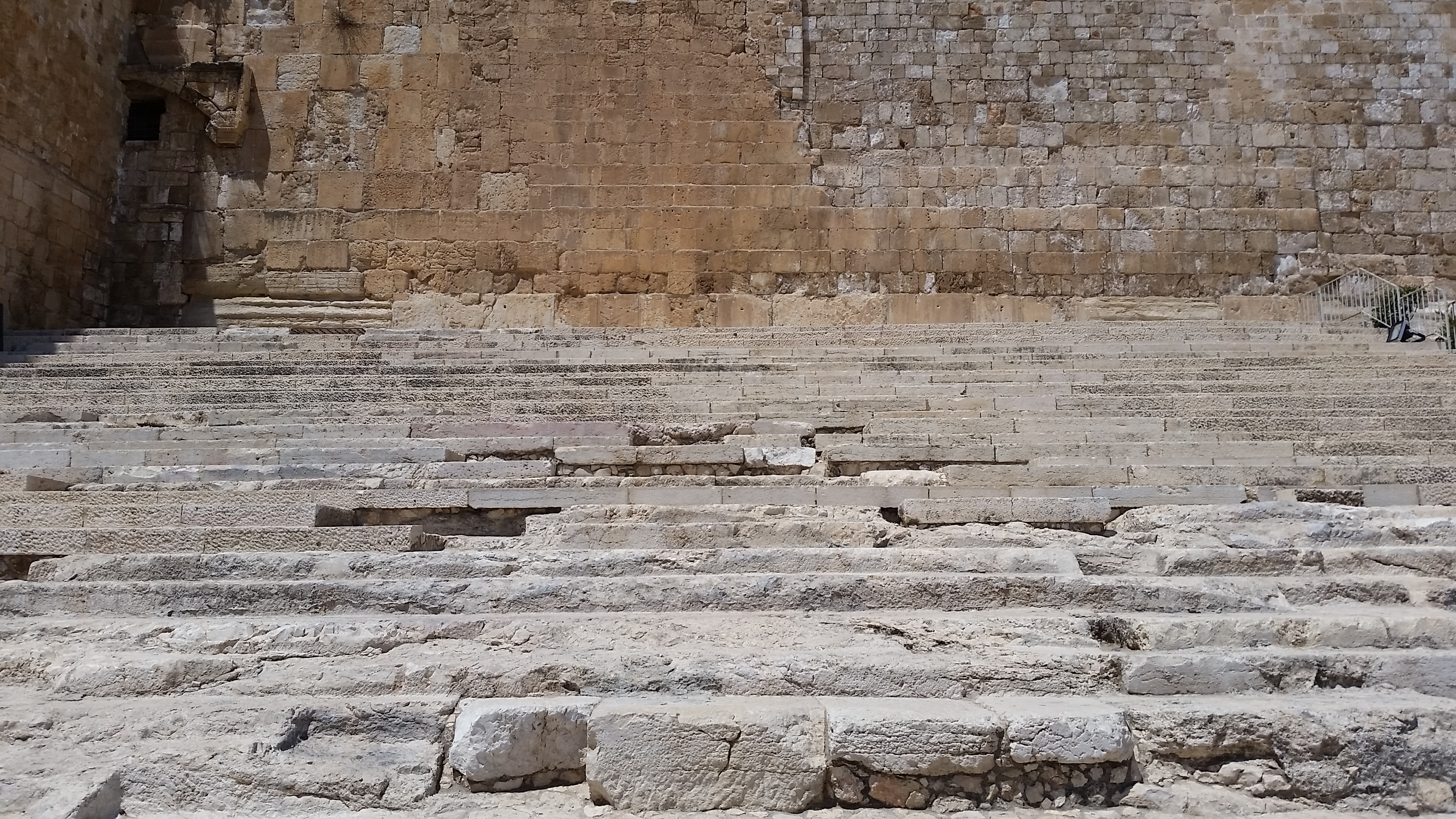 Jerusalem- Old city, archeological site Davidson center at Southern wall
Йерусалим- Стария град, археологически комплекс Дейвид