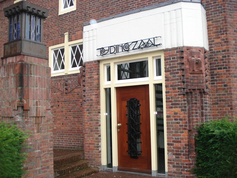 Leiden328